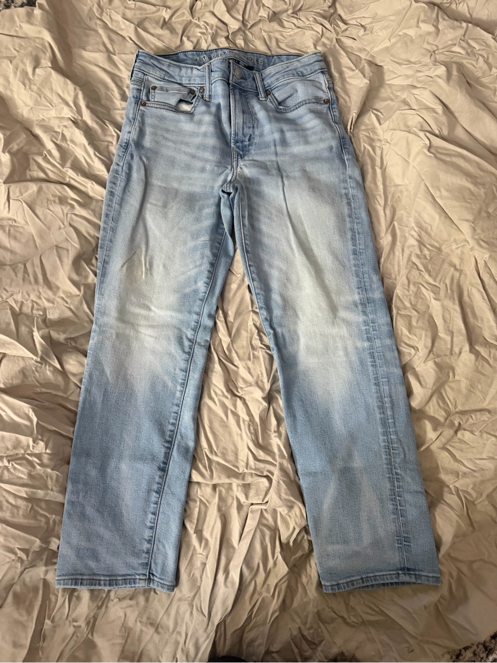 American Eagle Men’s Light Wash Straight Leg Jeans